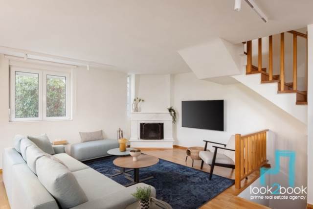 ΕΠΙΠΛΩΜΕΝΗ ΒΙΛΑ ΣΤΗ ΚΑΤΩ ΒΟΥΛΑ 