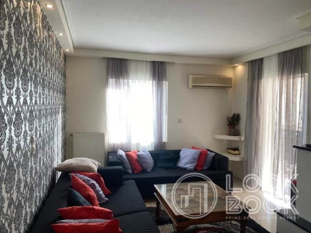 ΕΠΙΠΛΩΜΕΝΟ ΔΙΑΜΕΡΙΣΜΑ ΣΕ ΑΡΙΣΤΗ ΚΑΤΑΣΤΑΣΗ ΣΤΗΝ ΕΥΡΥΑΛΗ ΓΛΥΦΑΔΑΣ 