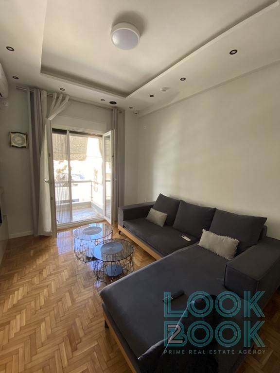 ΑΝΑΚΑΙΝΙΣΜΕΝΟ ΚΑΙ ΕΠΙΠΛΩΜΕΝΟ ΔΙΑΜΕΡΙΣΜΑ ΣΕ ΠΟΛΥ ΚΑΛΗ ΚΑΤΑΣΤΑΣΗ ΣΤΗΝ ΚΑΛΛΙΘΕΑ 