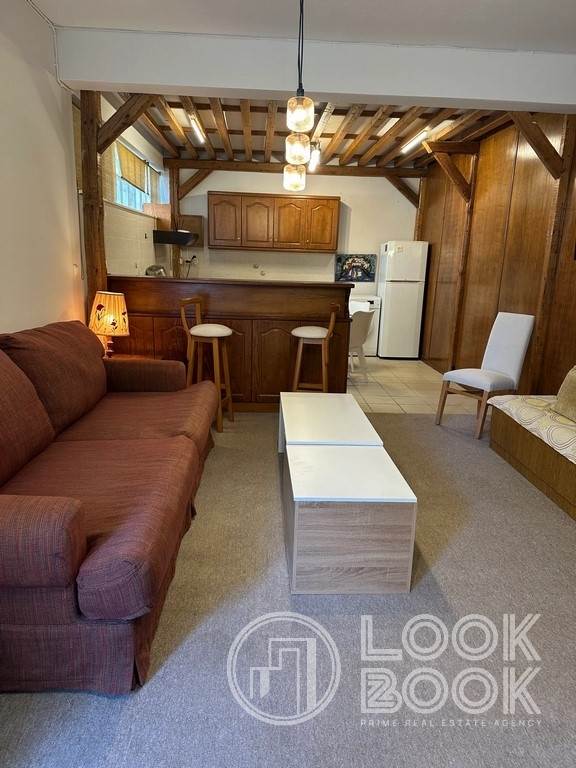 UNIQUE TOP FLOOR APARTMENT WITH UNLIMITED VIEWS OF THE FOUNTAIN IN VOULA 