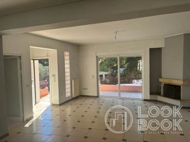 EXCEPTIONALLY BRIGHT MAISONETTE IN VARKIZA 