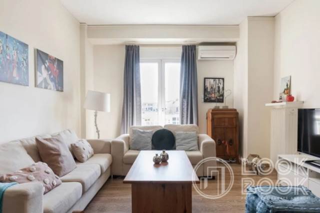 ΠΛΗΡΩΣ ΕΠΙΠΛΩΜΕΝΟ ΚΑΙ ΕΞΟΠΛΙΣΜΚΕΝΟ ΔΙΑΜΕΡΙΣΜΑ ΣΤΗΝ ΚΑΤΩ ΓΛΥΦΑΔΑ 