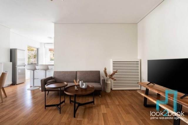 BEAUTIFUL FURNISHED APARTMENT IN THE CENTER OF GLYFADA 