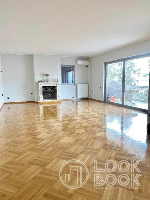 ΕΞΑΙΡΕΤΙΚΟ ΔΙΑΜΕΡΙΣΜΑ ΣΤΗΝ ΑΙΞΩΝΗ ΓΛΥΦΑΔΑΣ 