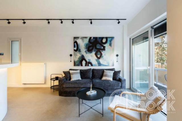 ΠΛΗΡΩΣ ΕΠΙΠΛΩΜΕΝΟ ΔΙΑΜΕΡΙΣΜΑ ΣΕ ΑΡΙΣΤΗ ΚΑΤΑΣΤΑΣΗ ΣΤΟ ΚΕΝΤΡΟ ΤΗΣ ΓΛΥΦΑΔΑΣ 