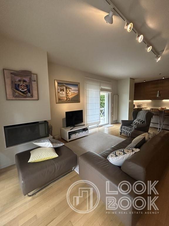 AMAZING  FURNISHED APARTMENT IN THE CENTER OF VOULA 