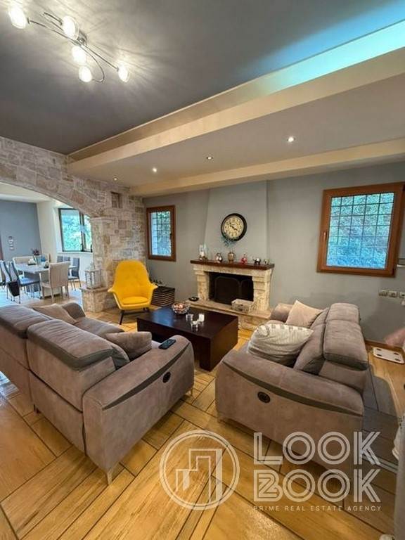 ΦΑΝΤΑΣΤΙΚΗ ΜΟΝΟΚΑΤΟΙΚΙΑ ΣΕ ΑΡΙΣΤΗ ΚΑΤΑΣΤΑΣΗ ΣΤΑ ΔΙΚΗΓΟΡΙΚΑ ΤΗΣ ΒΟΥΛΑΣ 