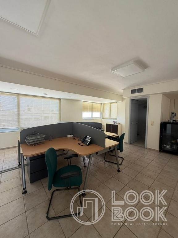 ΕΞΑΙΡΕΤΙΚΟ ΓΡΑΦΕΙΟ ΣΤΟ ΚΕΝΤΡΟ ΤΗΣ ΓΛΥΦΑΔΑΣ 