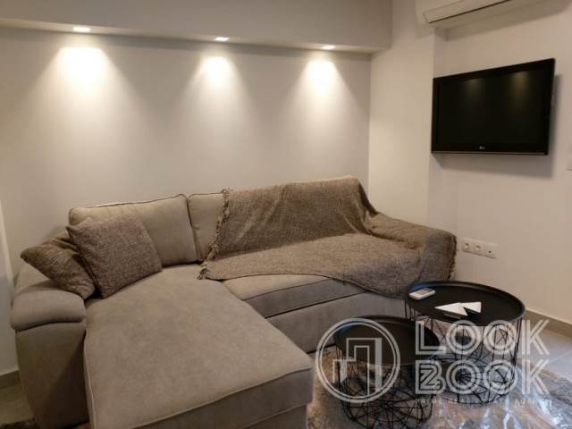 ΕΠΙΠΛΩΜΕΝΟ ΣΤΟΥΝΤΙΟ ΣΤΟ ΚΕΝΤΡΟ ΤΗΣ ΓΛΥΦΑΔΑΣ ΜΕ ΟΛΑ ΤΑ ΕΞΟΔΑ ΜΕΣΑ 