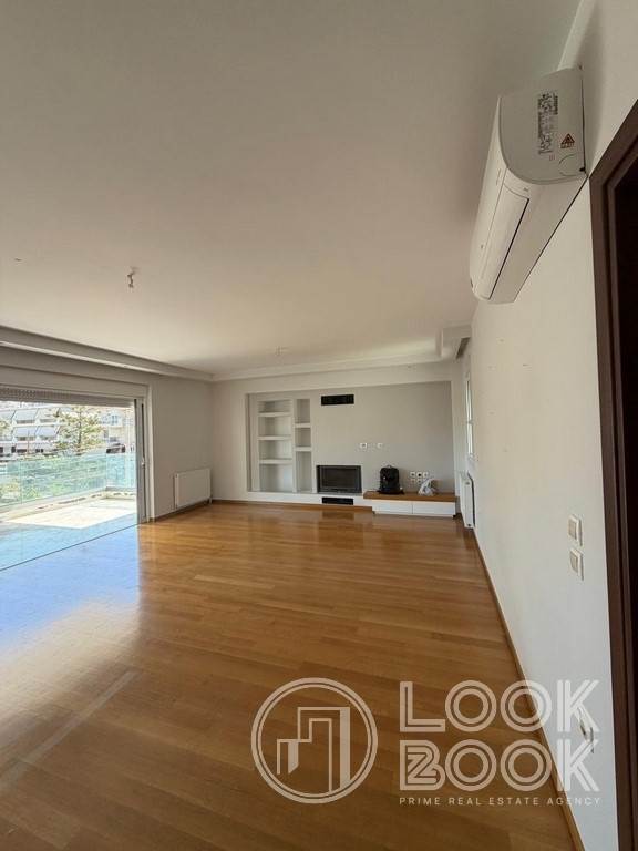 ΝΕΟΔΜΗΤΟ ΦΩΤΕΙΝΟ ΔΙΑΜΕΡΙΣΜΑ ΣΤΗΝ ΚΑΤΩ ΒΟΥΛΑ ΚΟΝΤΑ ΣΤΗΝ ΠΑΡΑΛΙΑ ΜΕ ΠΙΣΙΝΑ 