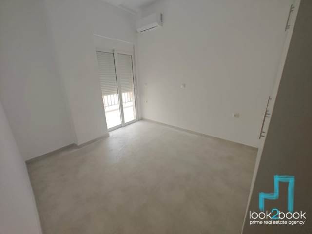 ΕΞΑΙΡΕΤΙΚΟ ΠΛΗΡΩΣ ΑΝΑΚΑΙΝΙΣΜΕΝΟ ΔΙΑΜΕΡΙΣΜΑ ΣΕ ΑΡΙΣΤΗ ΚΑΤΑΣΤΑΣΗ ΣΤΟΝ ΑΛΙΜΟ 