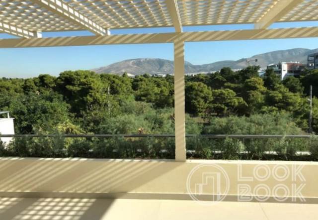 ΟΜΟΡΦΟ ΡΕΤΙΡΕ ΟΡΟΦΟΔΙΑΜΕΡΙΣΜΑ ΣΤΟ ΓΚΟΛΦ ΓΛΥΦΑΔΑΣ 