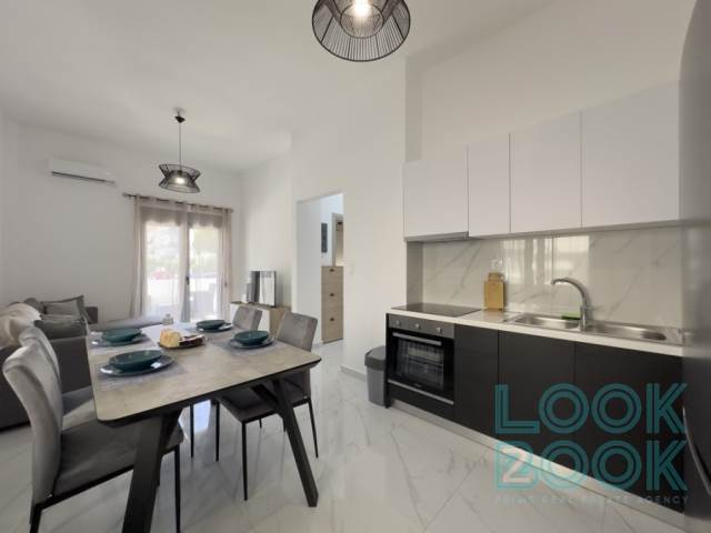 ΟΜΟΡΦΟ ΑΝΑΚΑΙΝΙΣΜΕΝΟ ΚΑΙ ΕΠΙΠΛΩΜΕΝΟ ΔΙΑΜΕΡΙΣΜΑ  ΣΤΟ ΠΑΛΑΙΟ ΦΑΛΗΡΟ 