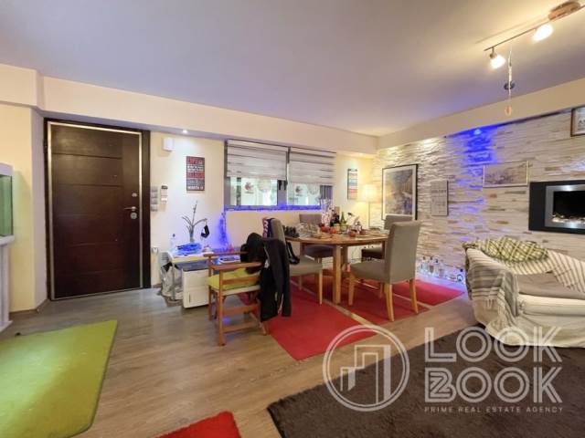 BEAUTIFUL APARTMEN IN VERY GOOD CONDITION AT PALAIO FALIRO 