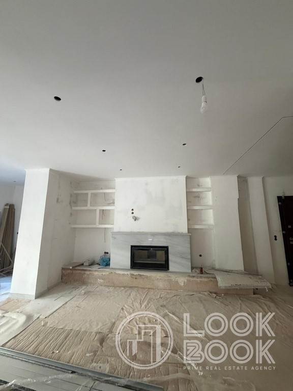 RENOVATED APARTMENT IN VERY GOOD CONDITION AT CENTRE OF VOULA WITH GARDEN 