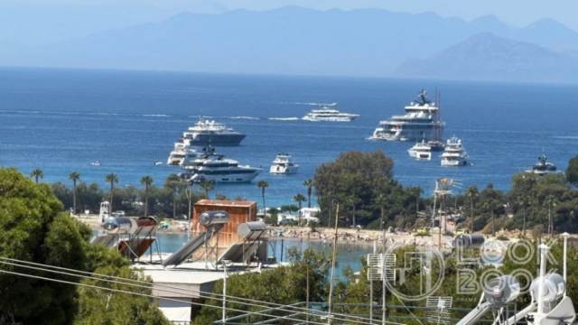 ΕΞΑΙΡΕΤΙΚΗ ΜΕΖΟΝΕΤΑ ΜΠΡΟΣΤΑ ΣΤΗ ΘΑΛΑΣΣΑ ΣΤΗ ΒΟΥΛΙΑΓΜΕΝΗ 