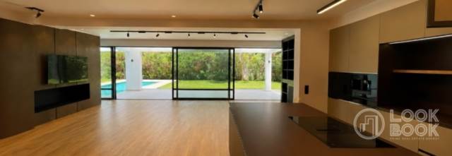 EXCEPTIONAL MAISONETTE WITH PRIVATE POOL AND GARDEN IN KATÓ GLYFADA 