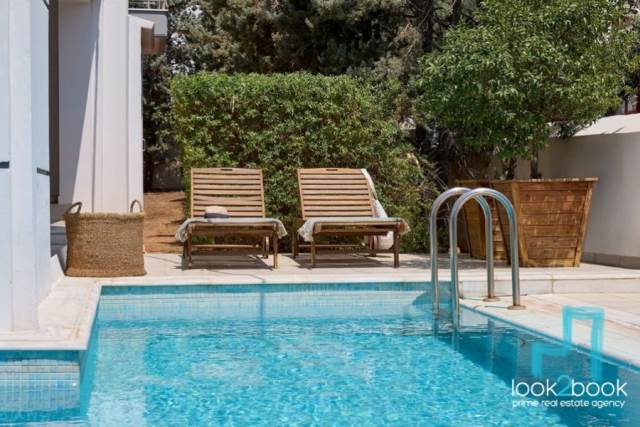 ΜΟΝΑΔΙΚΟ ΕΠΙΠΛΩΜΕΝΟ ΔΙΑΜΕΡΙΣΜΑ ΜΕ ΙΔΙΩΤΙΚΟ ΚΗΠΟ ΣΤΗ ΓΛΥΦΑΔΑ 