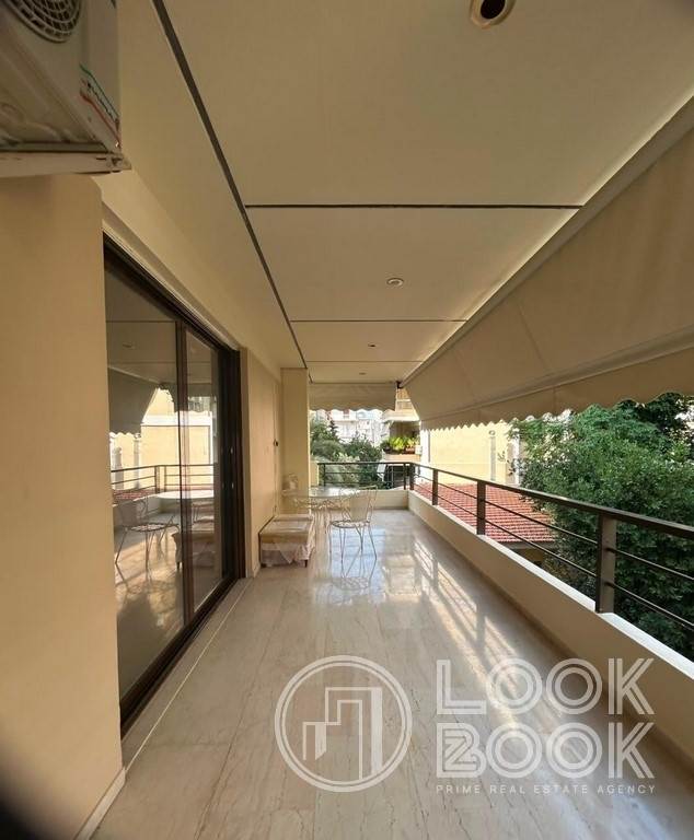 ΕΞΑΙΡΕΤΙΚΟ ΔΙΑΜΕΡΙΣΜΑ ΣΤΟ ΦΛΟΙΣΒΟ 