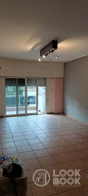 BEAUTIFUL APARTMENT IN VERY GOOD COMNDITION CLOSE TO CENTRE OF NEA SMIRNI 