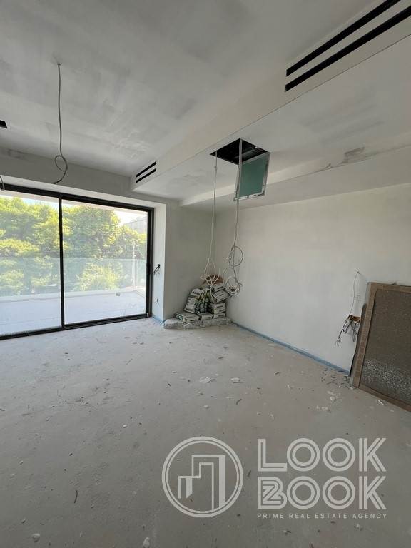 ΜΕΖΟΝΕΤΑ ΝΕΟΔΜΗΤΗ ΔΙΠΛΑ ΣΤΗ ΘΑΛΑΣΣΑ ΣΤΗ ΒΑΡΚΙΖΑ 