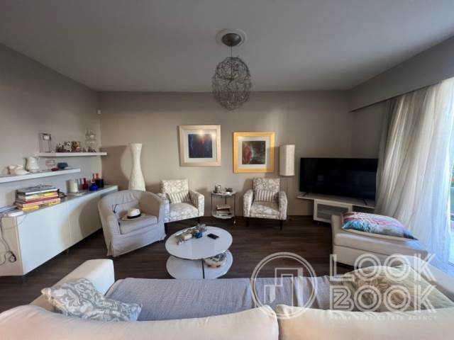 ΒΙG APARTMENT IN GOOD CONDITION CLOSE TO CENTRE OF PALAIO FALIRO 