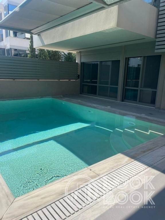 ΕΚΠΛΗΚΤΙΚΟ ΠΛΗΡΩΣ ΕΠΙΠΛΩΜΕΝΟ ΔΙΑΜΕΡΙΣΜΑ ΜΕ ΠΙΣΙΝΑ ΣΤΗ ΓΛΥΦΑΔΑ 