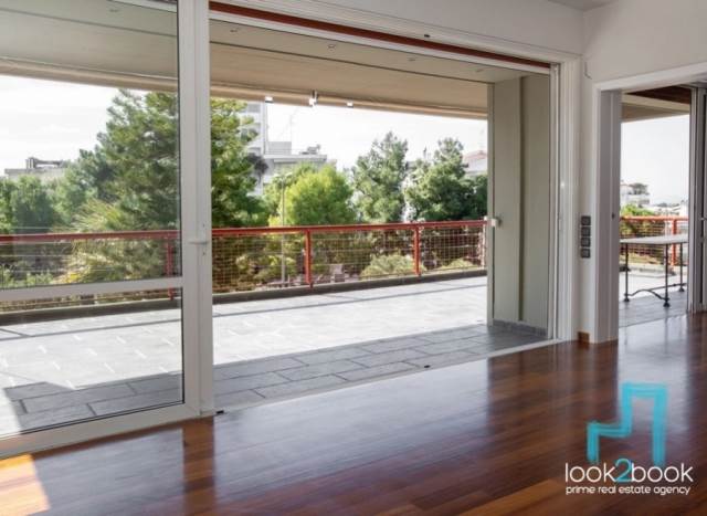EXCEPTIONAL APARTMENT IN KATO GLYFADA 