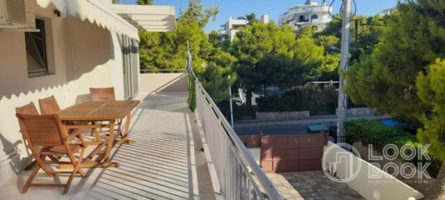 ΟΜΟΡΦΟ ΕΠΙΠΛΩΜΕΝΟ ΔΙΑΜΕΡΙΣΜΑ ΣΤΗ ΒΟΥΛΑ 