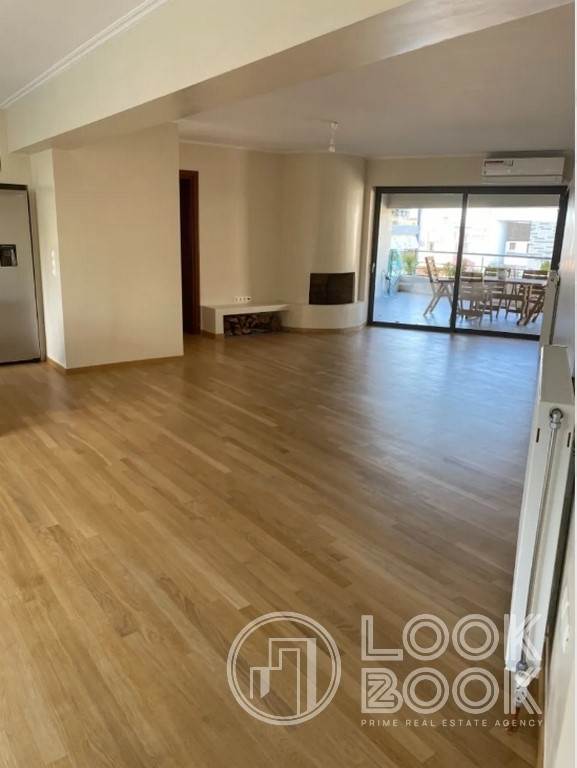 ΑΝΑΚΑΙΝΙΣΜΕΝΟ ΔΙΑΜΕΡΙΣΜΑ ΣΤΟ ΓΚΟΛΦ ΤΗΣ ΓΛΥΦΑΔΑΣ  